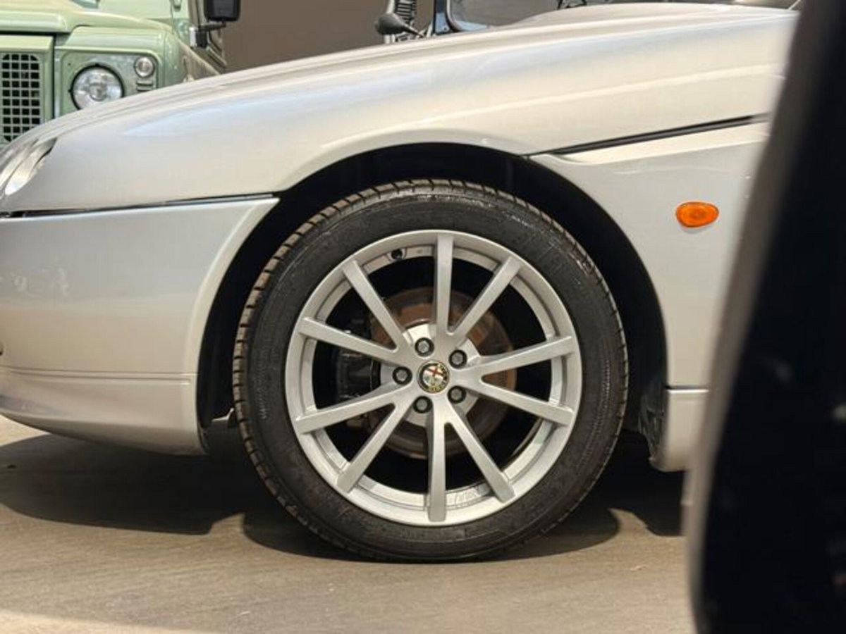 Alfa Romeo Spider 2.0i 16V Twin Spark cat L (7)
