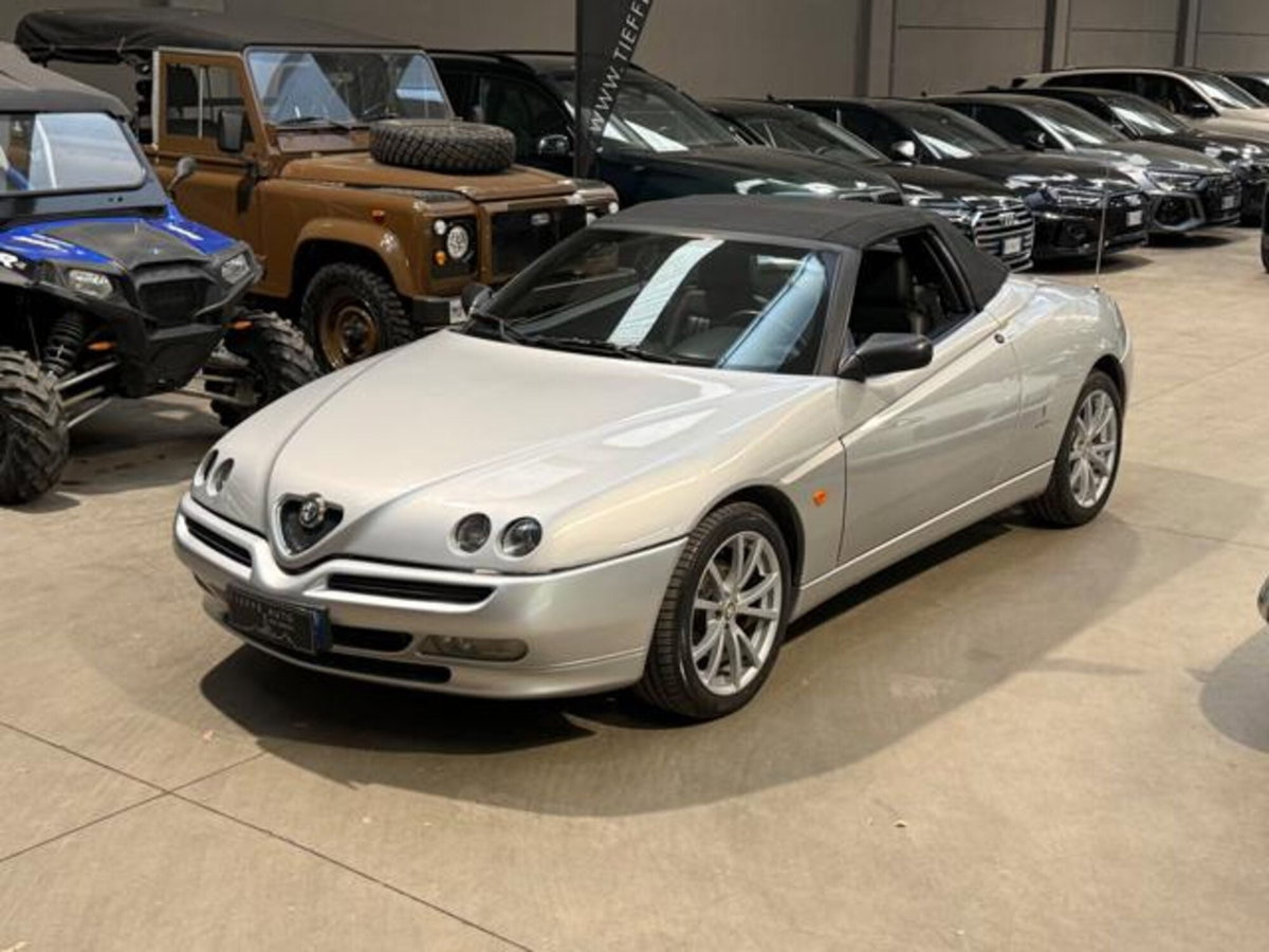 Alfa Romeo Spider 2.0i 16V Twin Spark cat L (8)