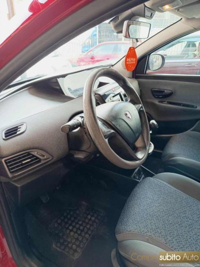 Lancia Ypsilon 1.0 FireFly 5 porte S&S Hybrid Ecochic Gold (10)