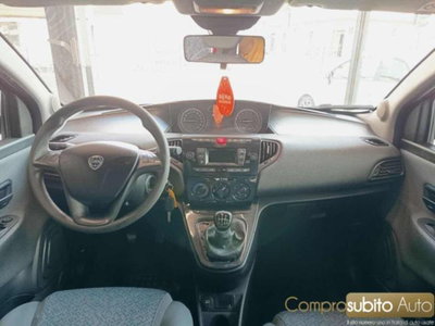 Lancia Ypsilon 1.0 FireFly 5 porte S&S Hybrid Ecochic Gold (9)