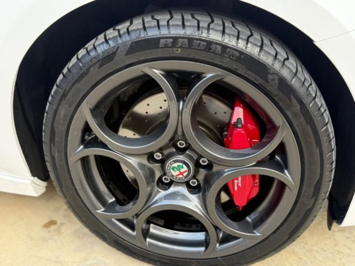 Alfa Romeo Giulietta 1750 turbo Veloce 240cv tct (11)