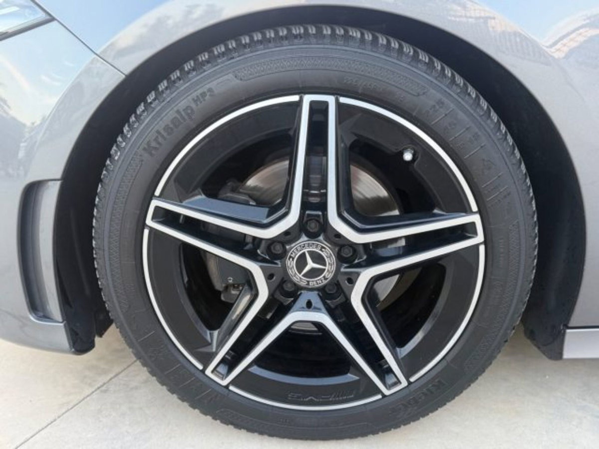 Mercedes-Benz Classe A Sedan 180 d AMG Line Premium Plus auto (11)