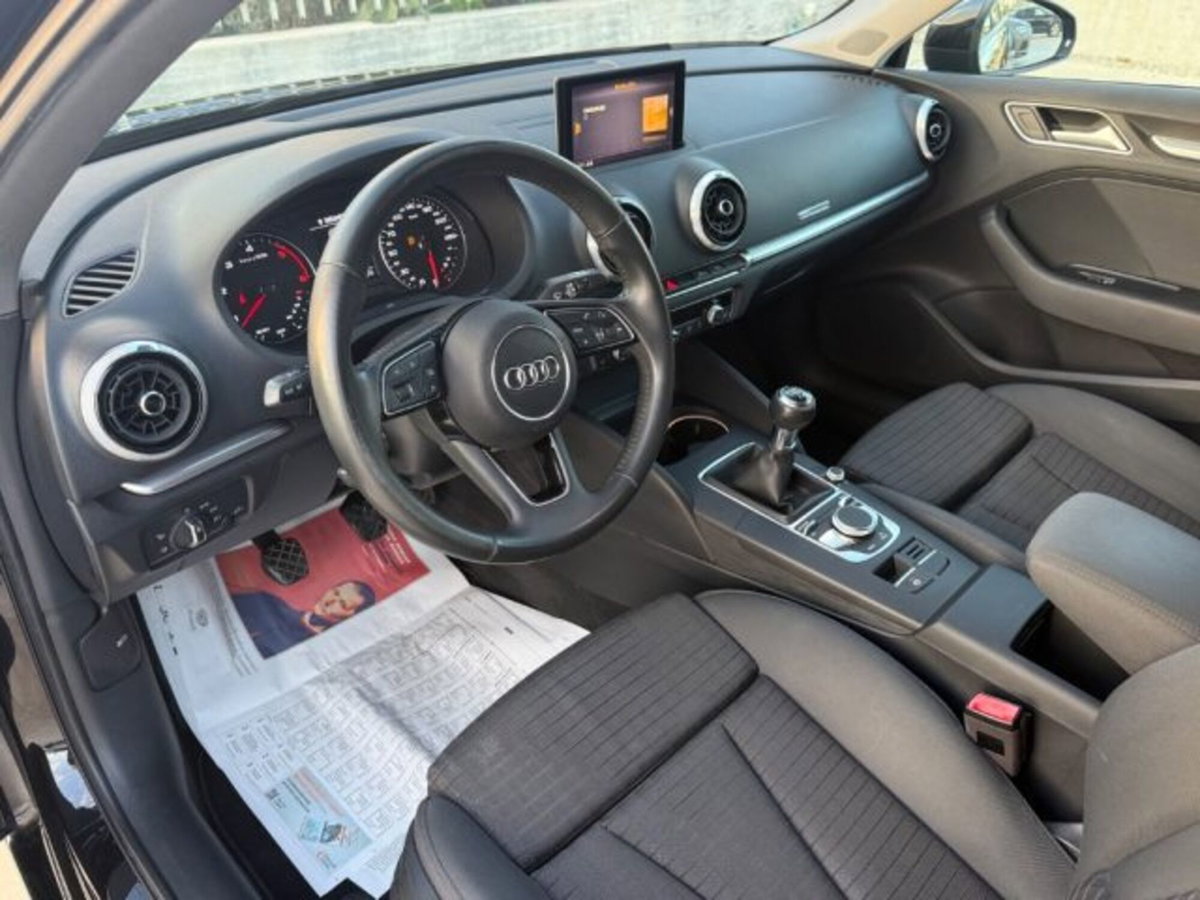 Audi A3 Sedan 1.6 TDI 116 CV Sport (17)