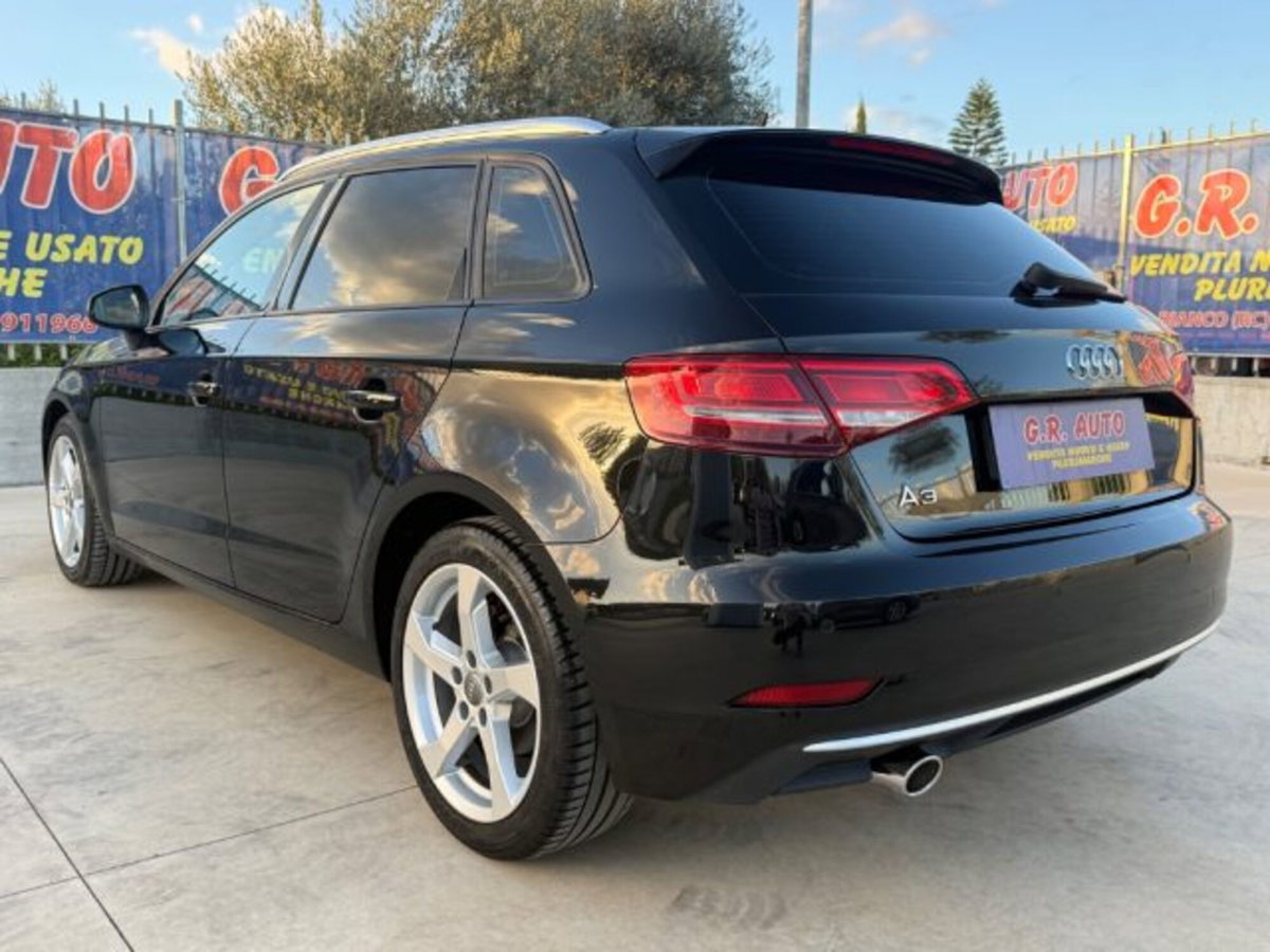 Audi A3 Sedan 1.6 TDI 116 CV Sport (9)