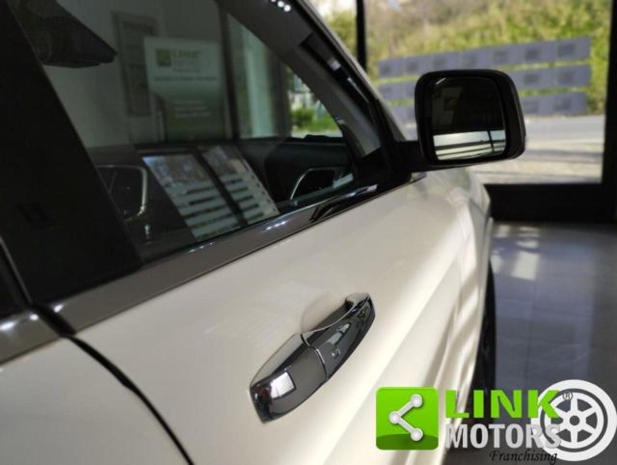 Jeep Grand Cherokee 3.0 V6 CRD 250 CV Multijet II Overland (18)