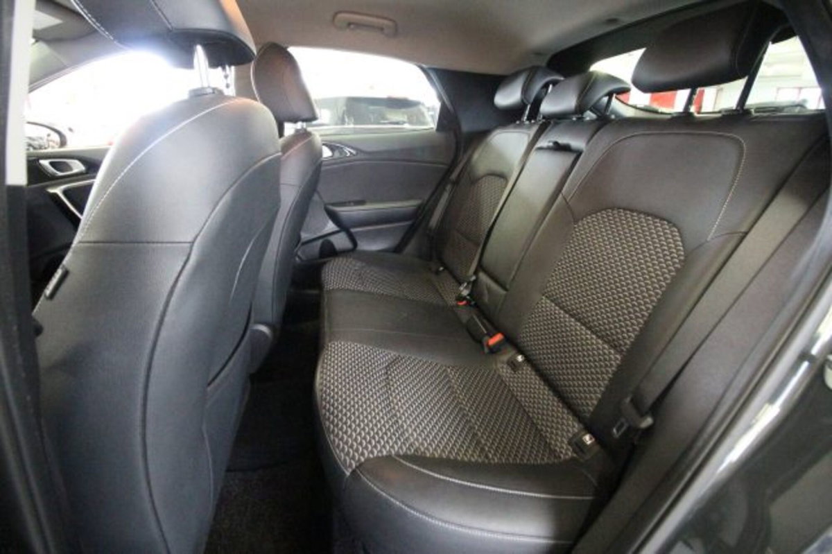 Kia XCeed 1.5 T-GDi 160 CV MHEV DCT Business (12)
