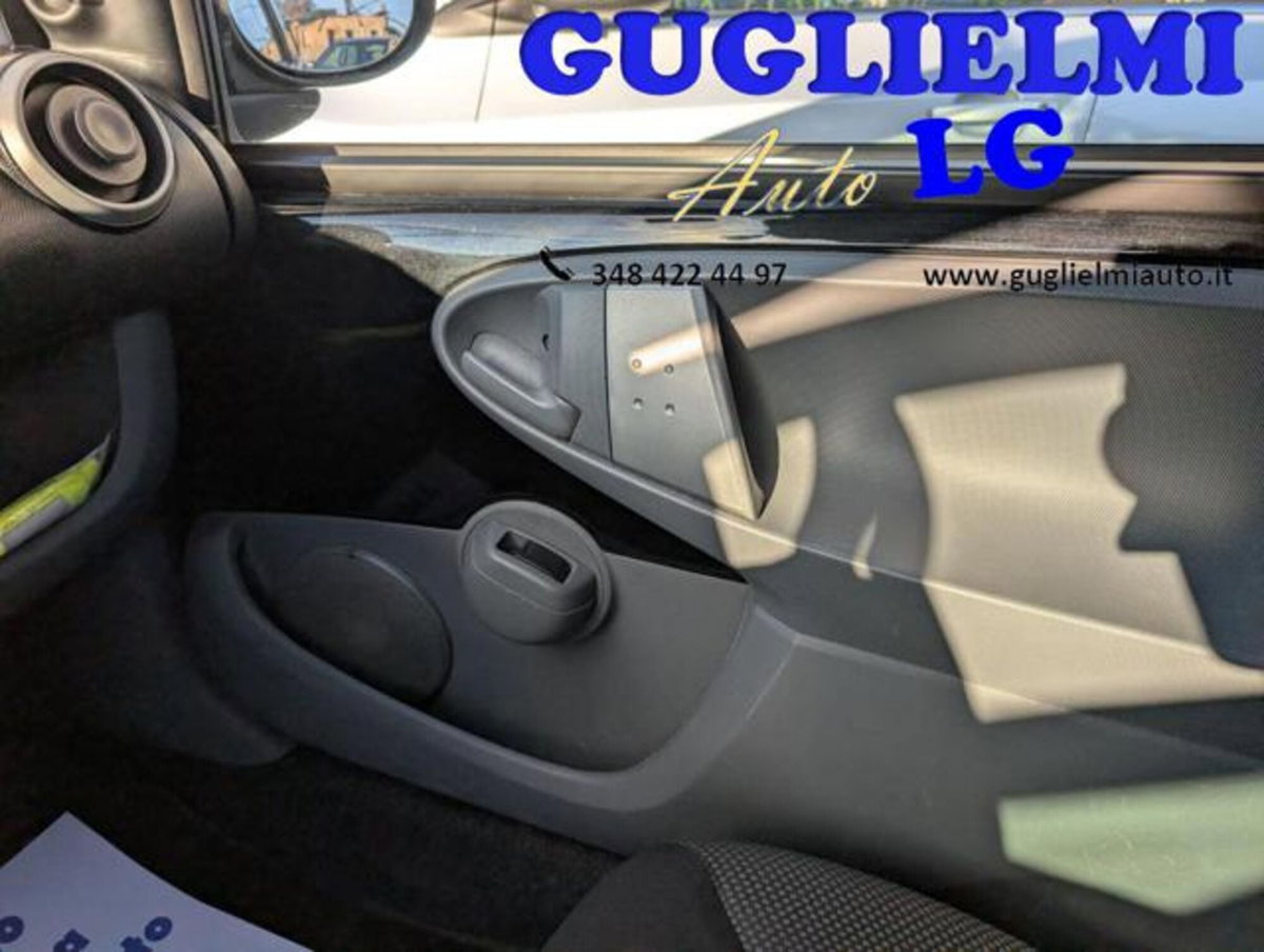 Toyota Aygo 1.0 12V VVT-i 3 porte Sol (14)