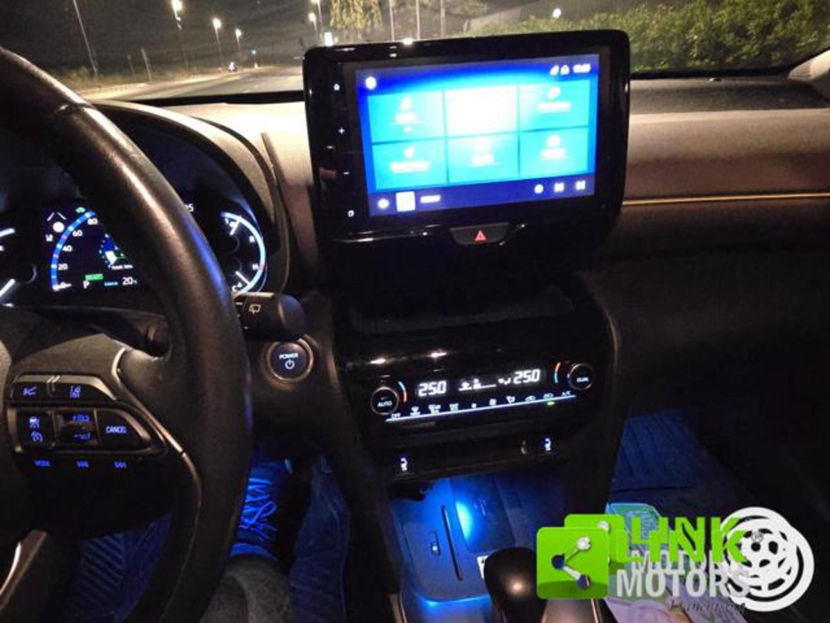 Toyota Yaris Cross 1.5 Hybrid 5p. E-CVT Lounge (13)