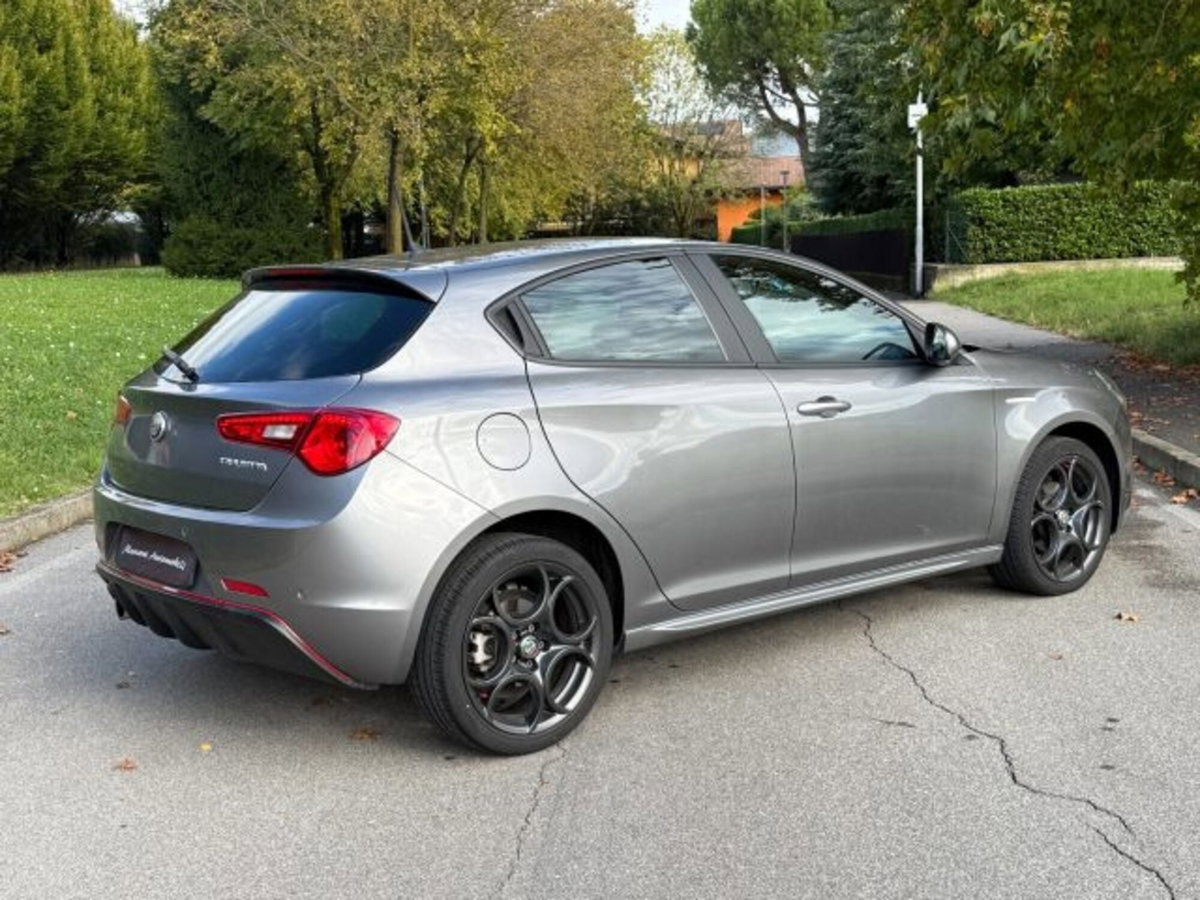 Alfa Romeo Giulietta 1.6 JTDm Sport 120cv (12)