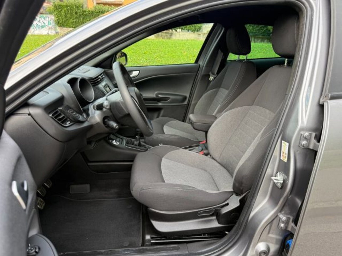 Alfa Romeo Giulietta 1.6 JTDm Sport 120cv (6)