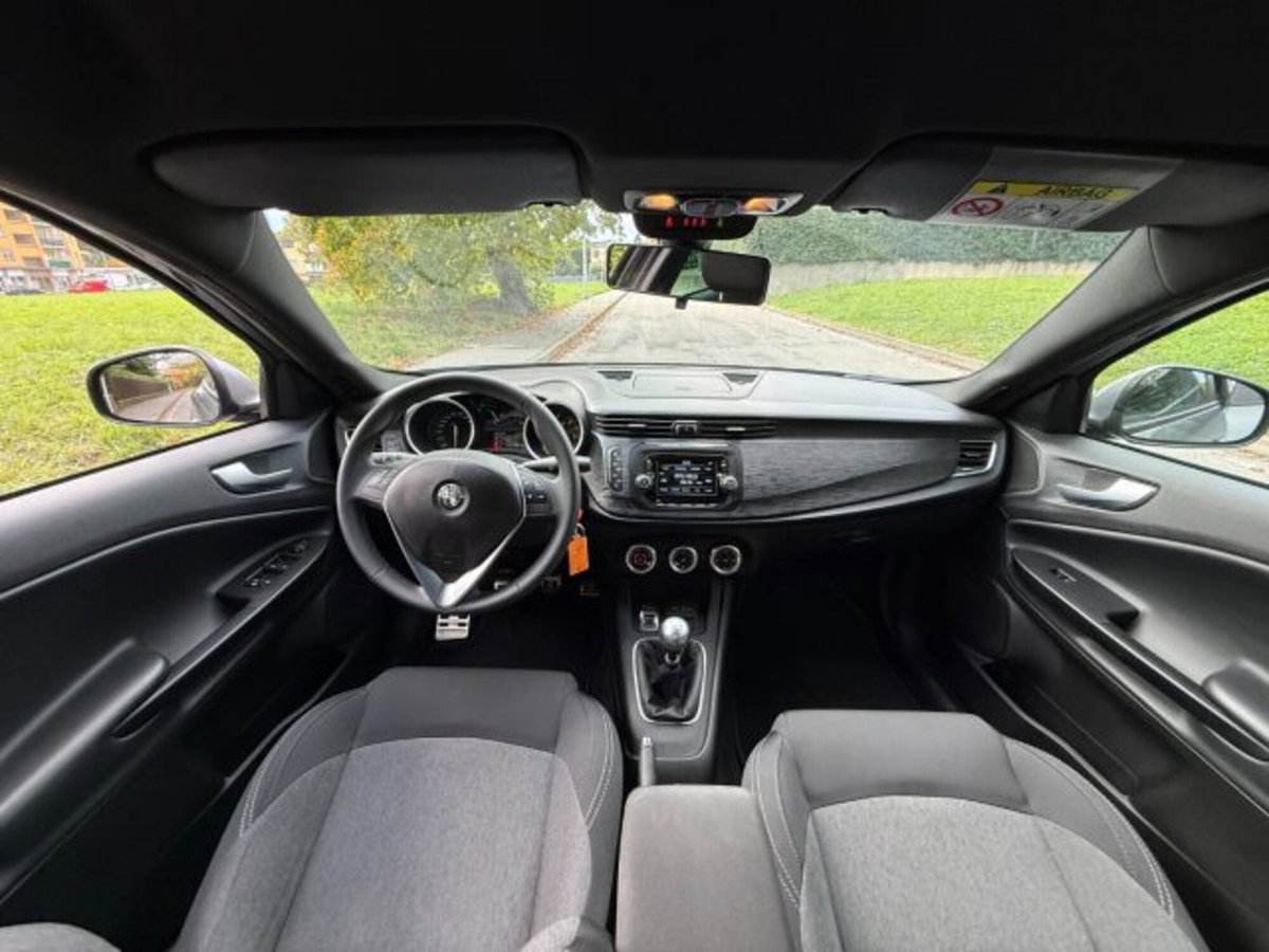 Alfa Romeo Giulietta 1.6 JTDm Sport 120cv (9)