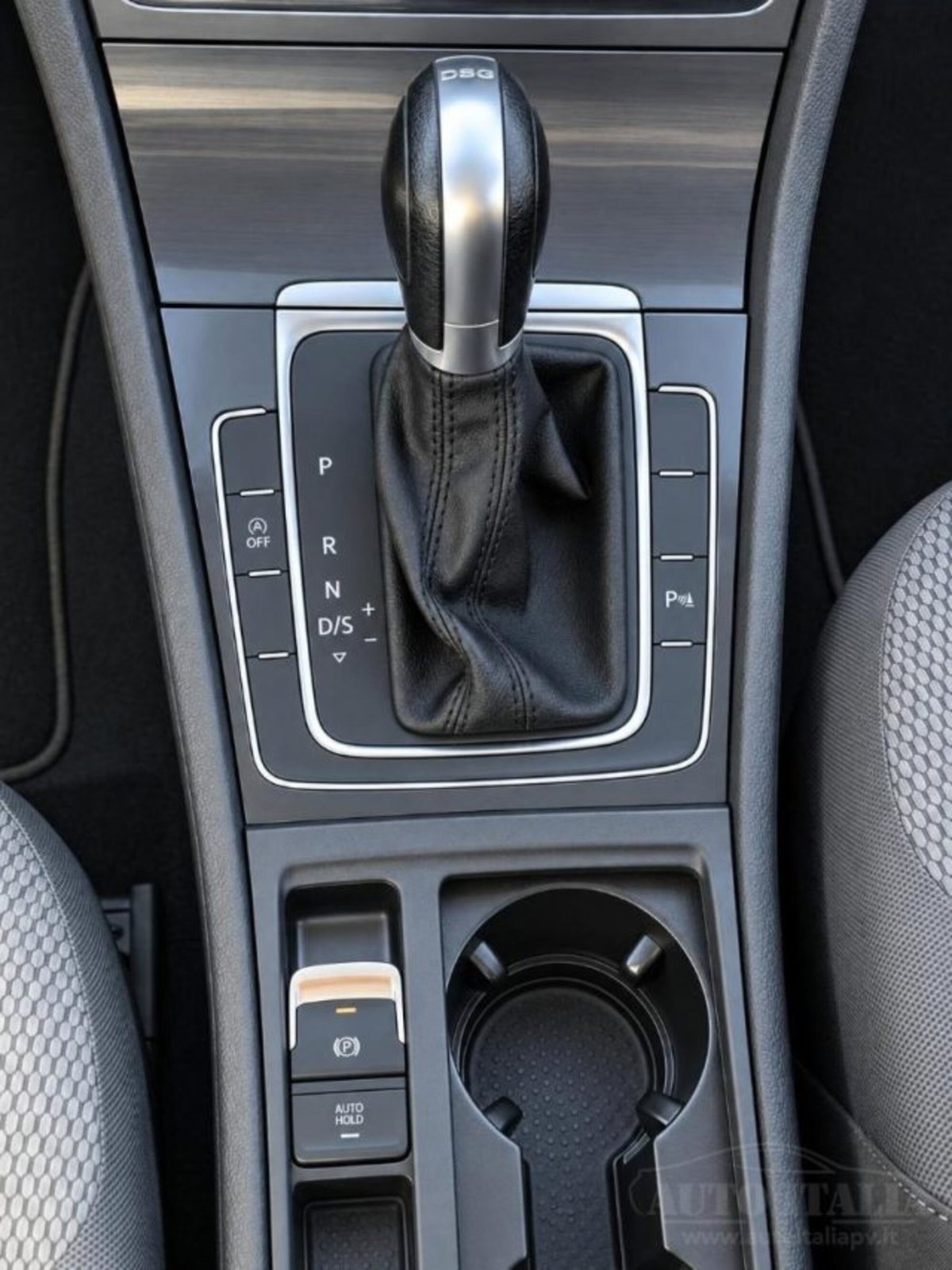 Volkswagen Golf Variant 1.6 TDI 115 CV DSG Executive BlueMotion Tech. (16)
