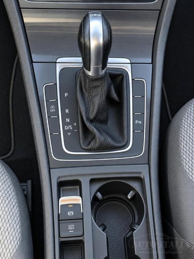 Volkswagen Golf Variant 1.6 TDI 115 CV DSG Executive BlueMotion Tech. (16)