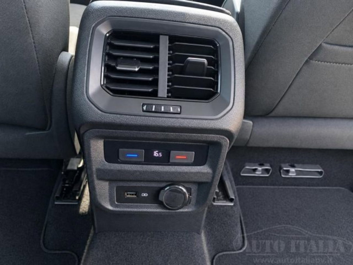 Volkswagen Tiguan 2.0 TDI 150 CV SCR DSG 4MOTION Life (19)