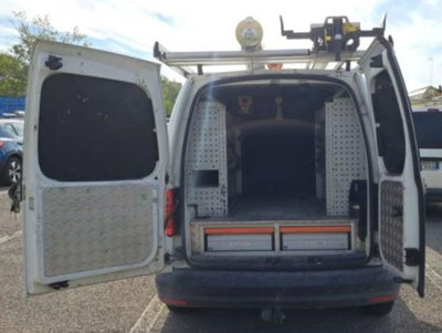 Volkswagen Caddy 2.0 TDI 122 CV 4MOTION Comfortline (4)