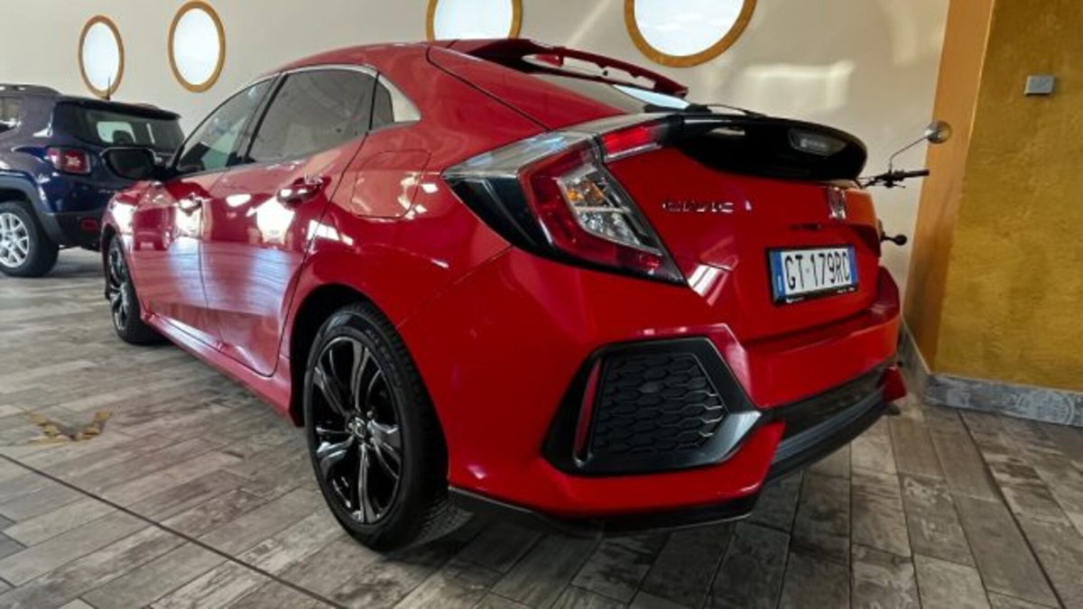 Honda Civic 1.6 5 porte aut. Executive Premium (5)
