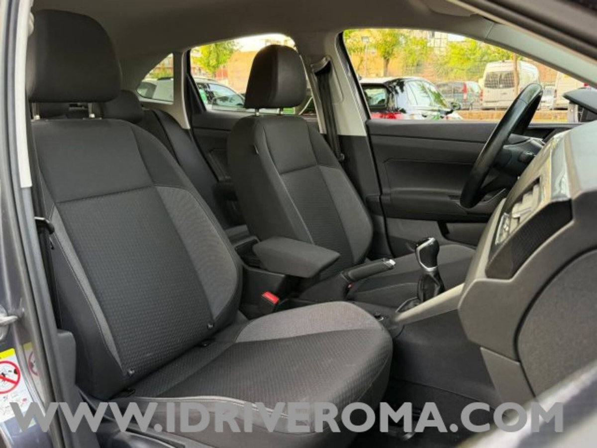 Volkswagen Taigo 1.0 tsi Edition 110cv (10)