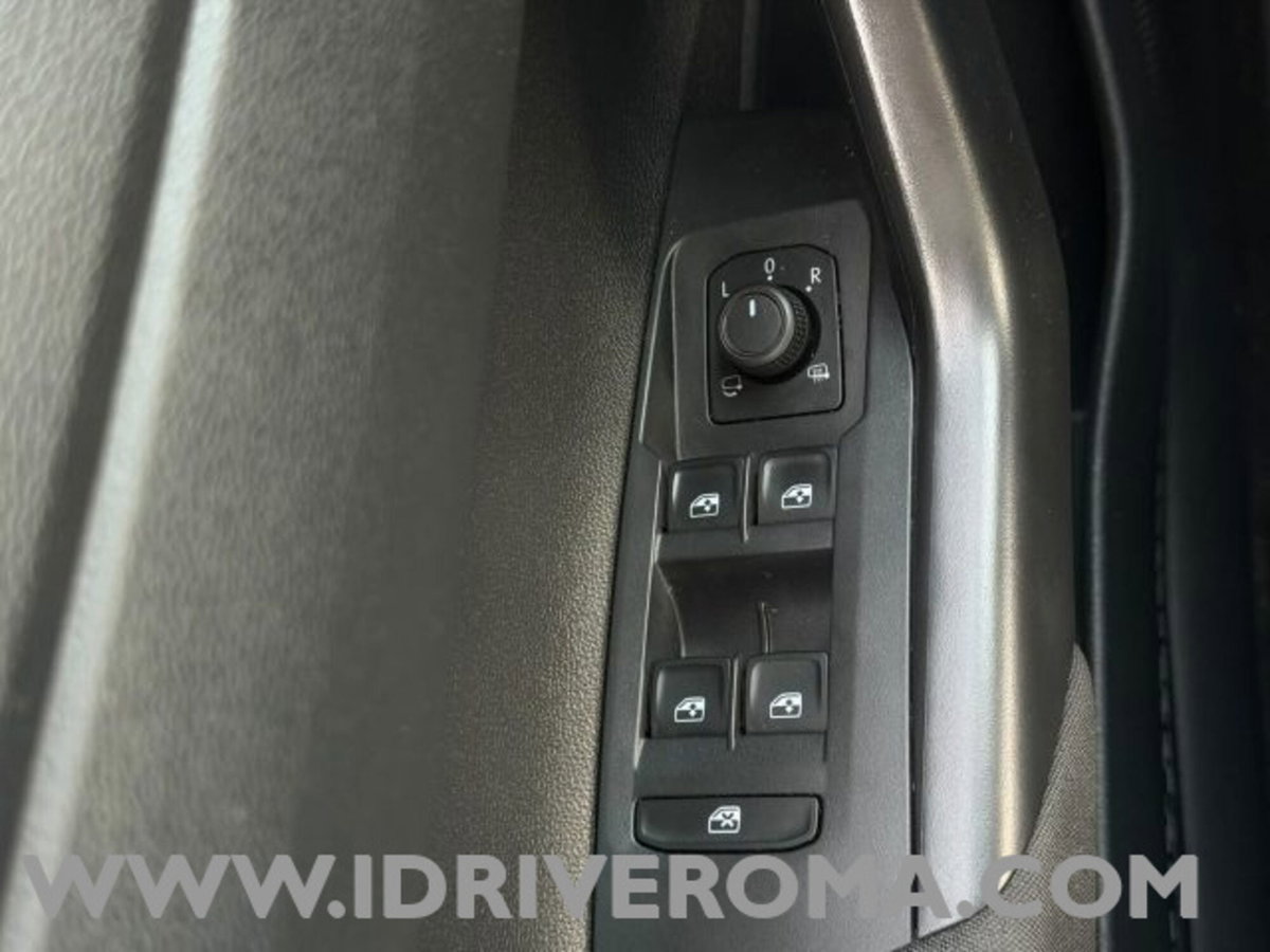Volkswagen Taigo 1.0 tsi Edition 110cv (18)