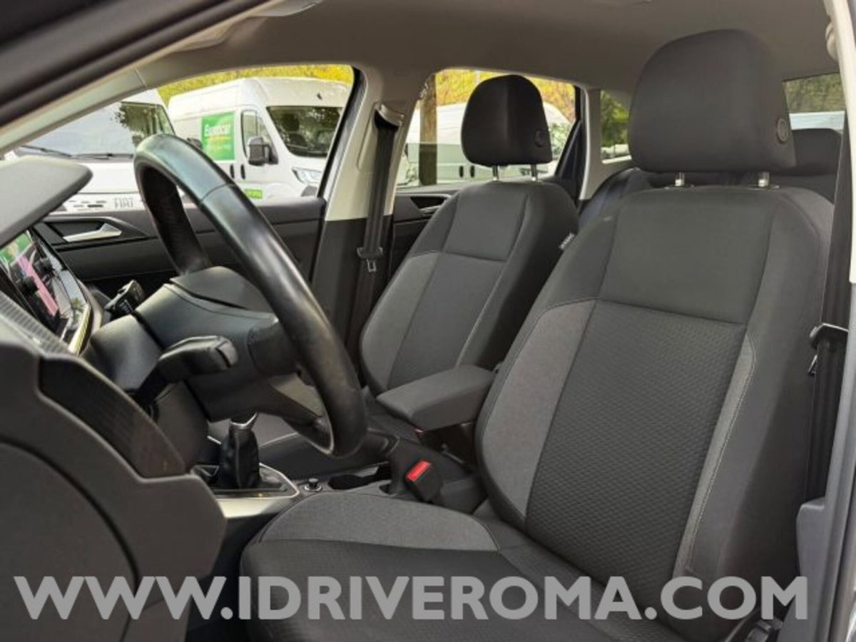 Volkswagen Taigo 1.0 tsi Edition 110cv (9)