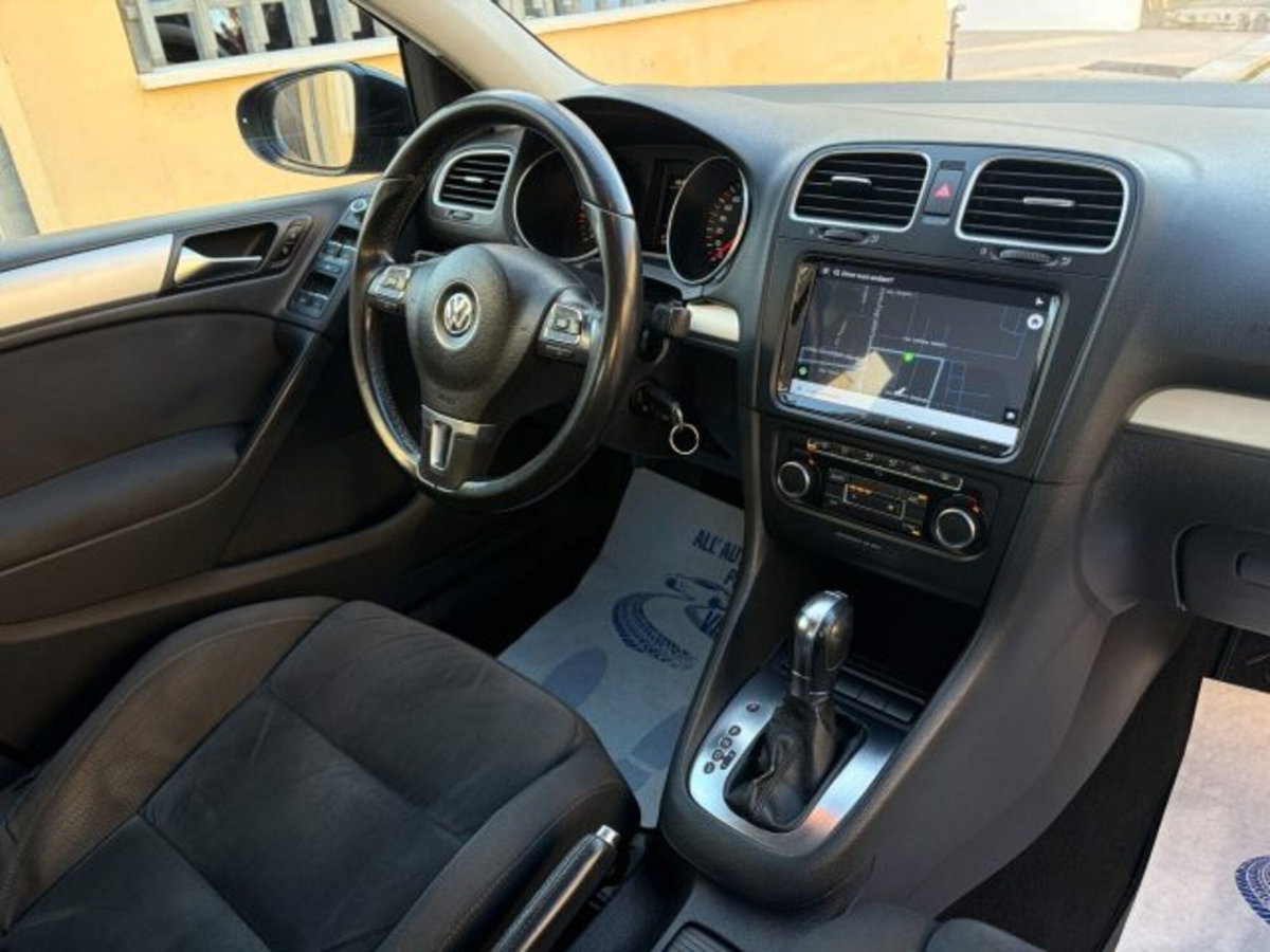 Volkswagen Golf 1.6 TDI DPF DSG 5p. Highline (11)