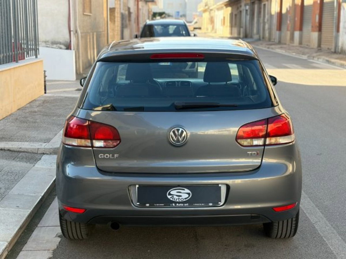 Volkswagen Golf 1.6 TDI DPF DSG 5p. Highline (5)