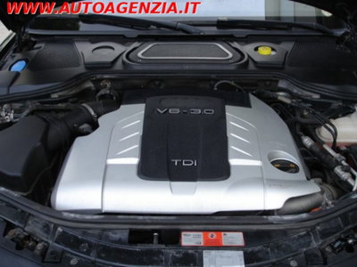Audi A8 3.0 V6 TDI F.AP. quattro tiptronic (17)