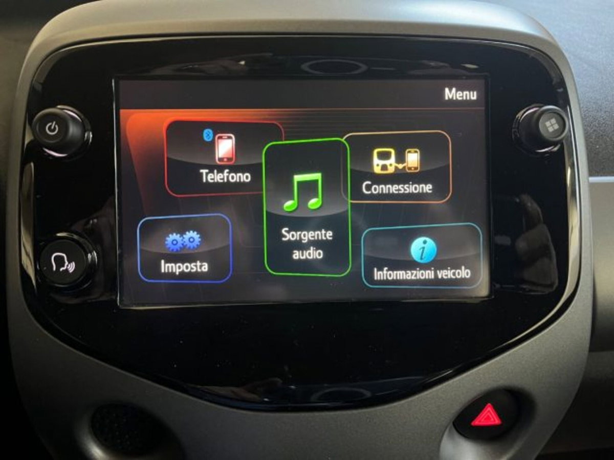 Toyota Aygo 1.0 VVT-i 72 CV 5 porte x-play (10)