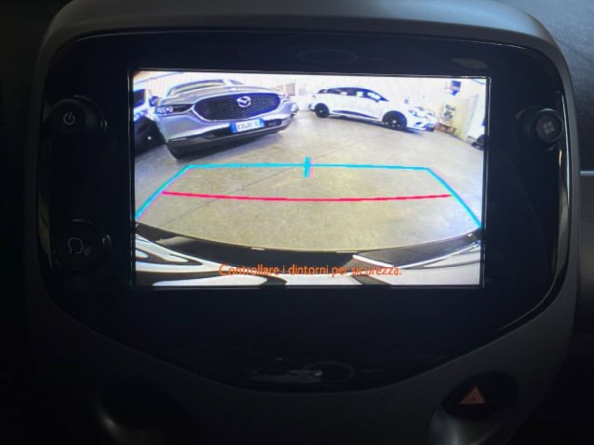 Toyota Aygo 1.0 VVT-i 72 CV 5 porte x-play (11)