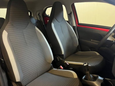 Toyota Aygo 1.0 VVT-i 72 CV 5 porte x-play (17)