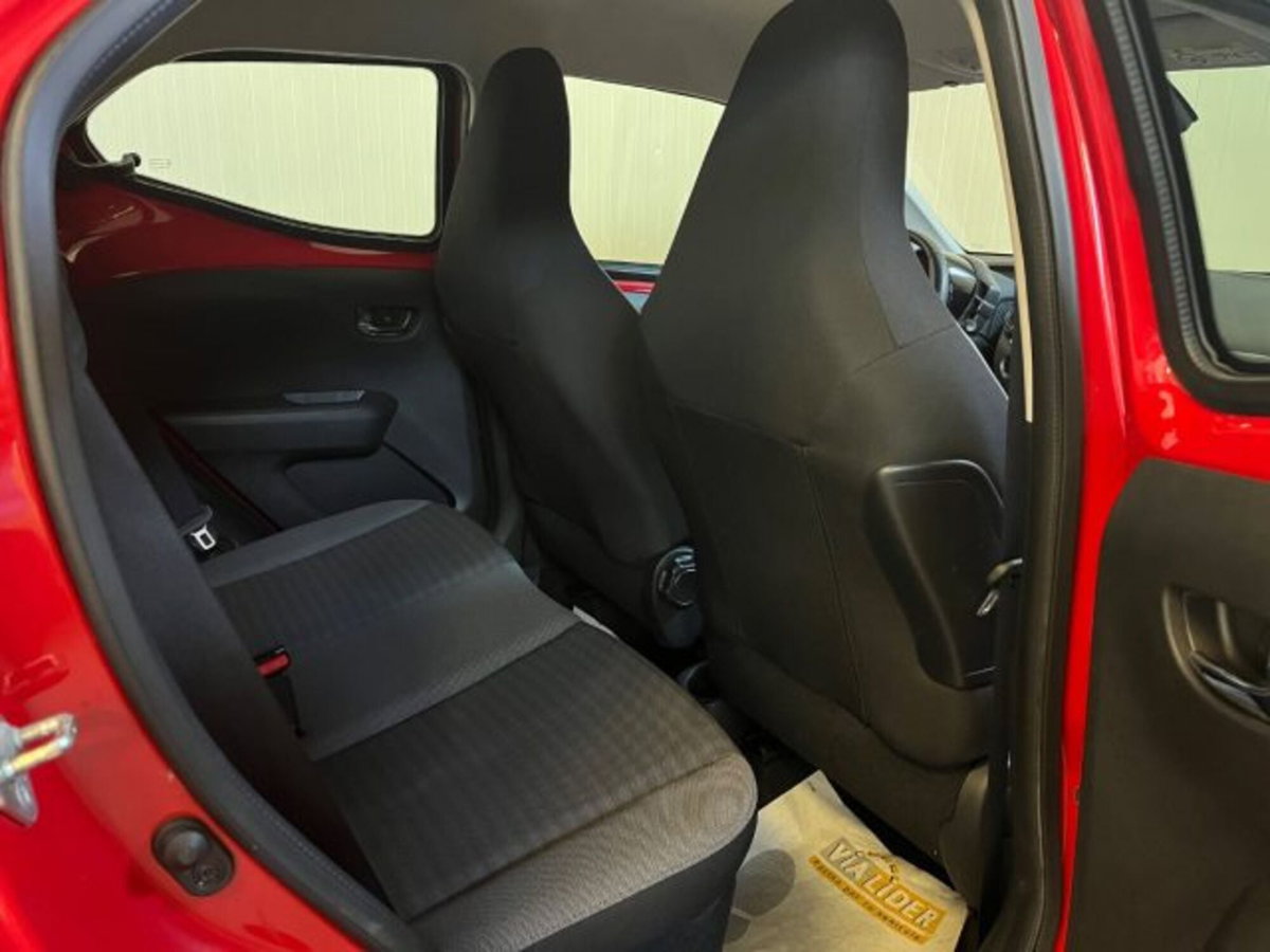 Toyota Aygo 1.0 VVT-i 72 CV 5 porte x-play (18)