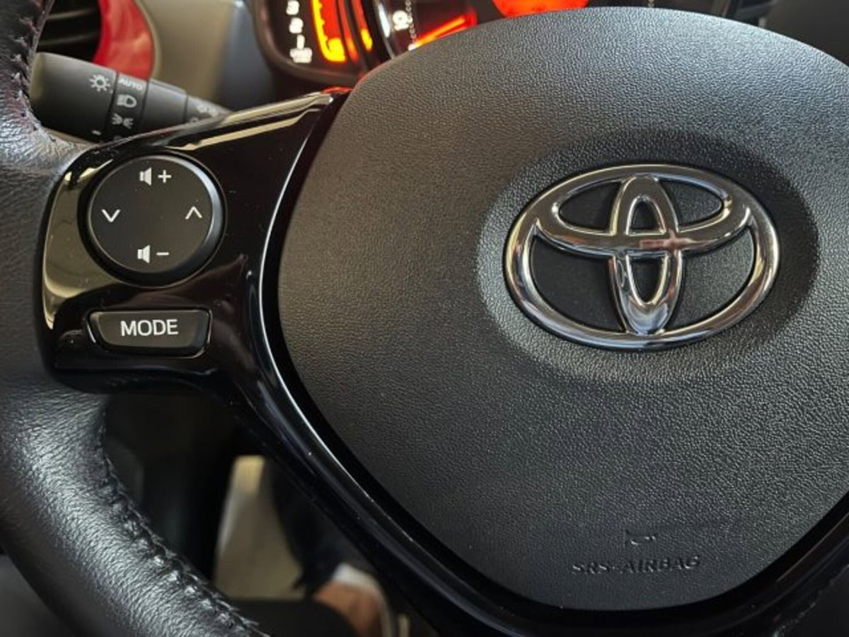 Toyota Aygo 1.0 VVT-i 72 CV 5 porte x-play (8)