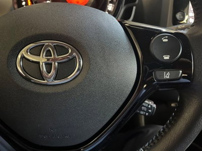 Toyota Aygo 1.0 VVT-i 72 CV 5 porte x-play (9)