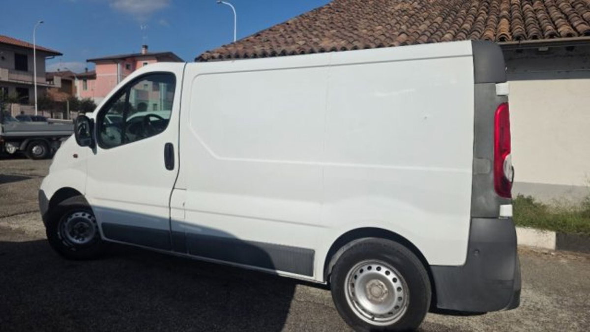 Opel Vivaro Furgone 27 2.0 CDTI 120CV PC-TN Furgone Fap (2)