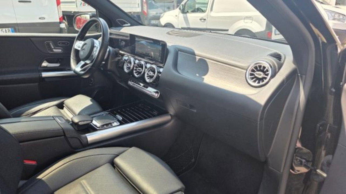 Mercedes-Benz Classe B 250 Automatic 4Matic Premium (9)