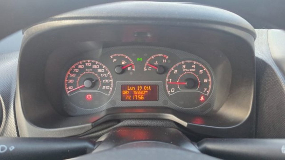Fiat Qubo 1.3 MJT 80 CV Dynamic (15)
