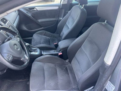 Volkswagen Golf 1.6 TDI DPF DSG 5p. Highline (6)