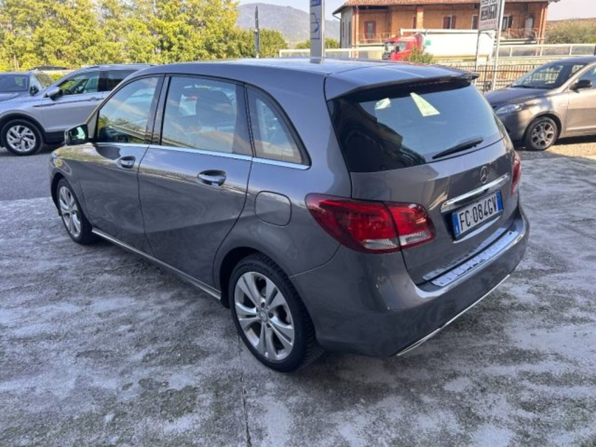 Mercedes-Benz Classe B 180 d Sport (4)