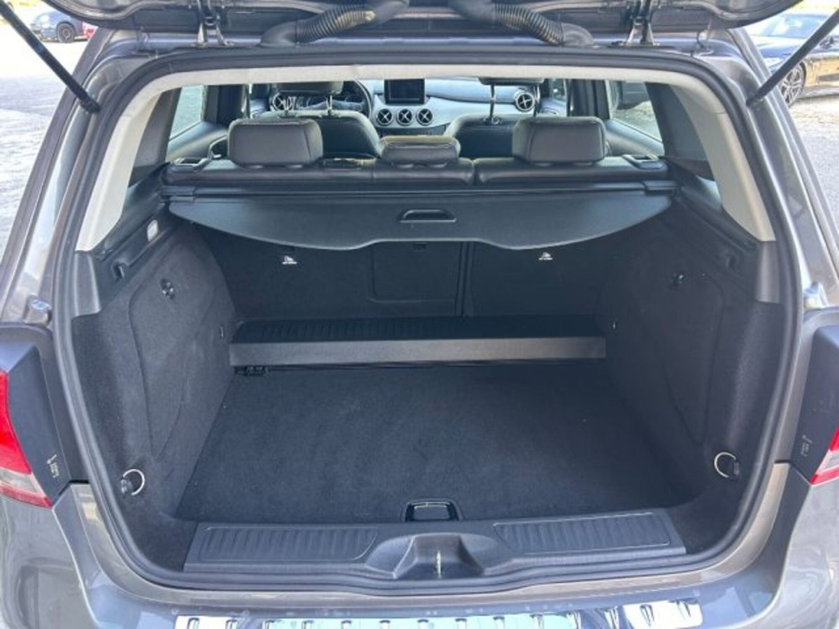 Mercedes-Benz Classe B 180 d Sport (5)