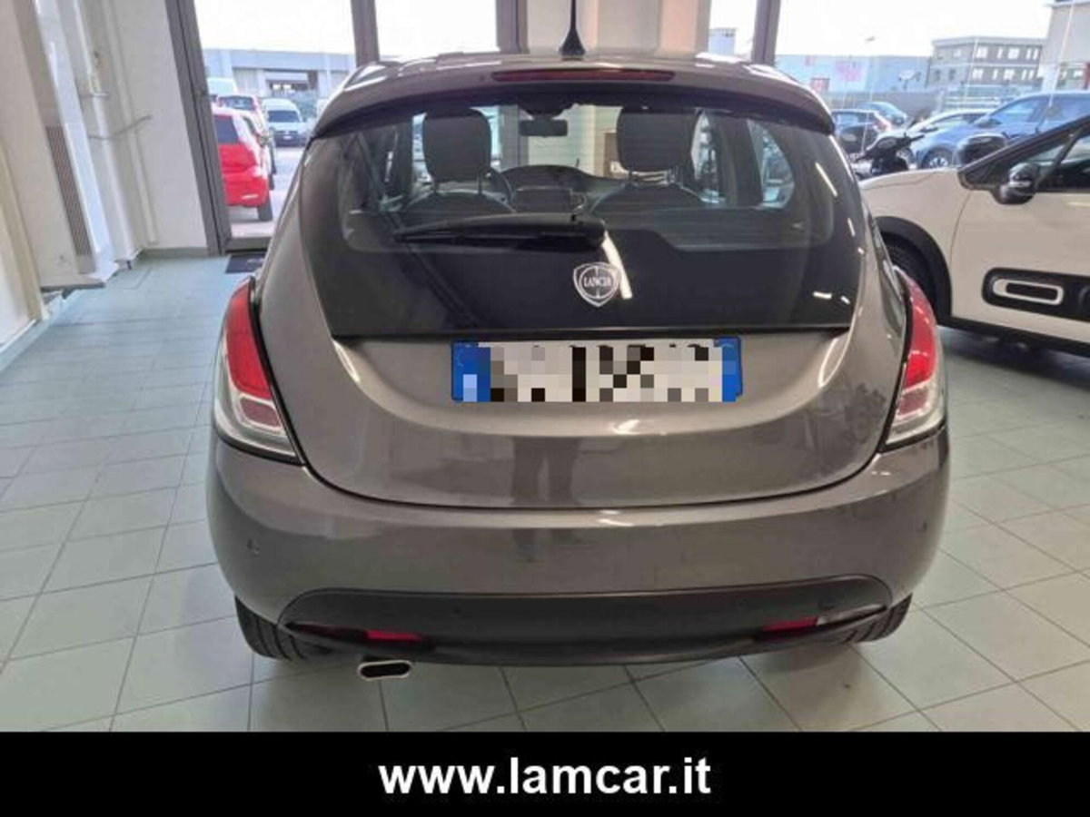 Lancia Ypsilon 1.0 FireFly 5 porte S&S Hybrid Ecochic Gold (10)