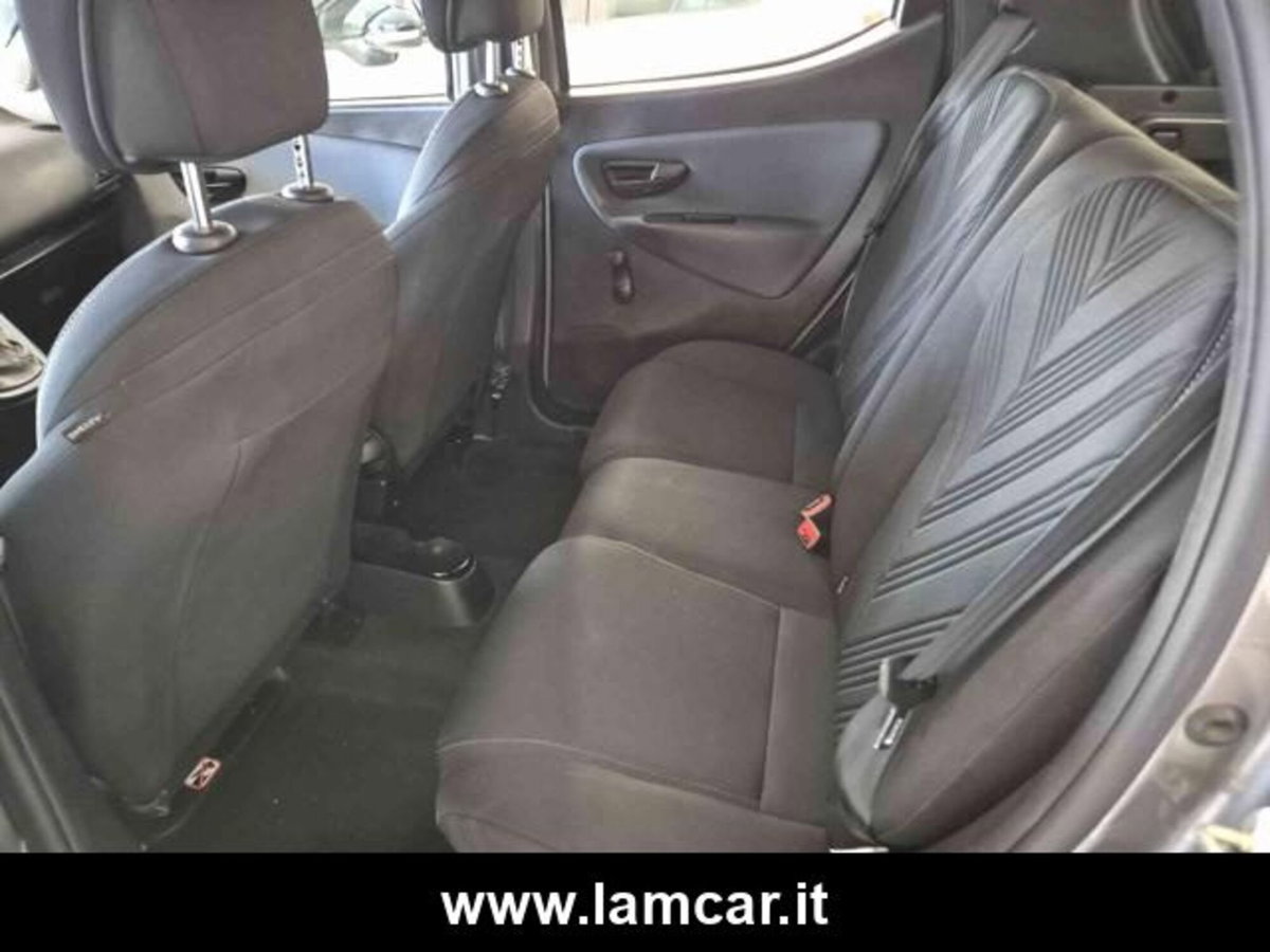 Lancia Ypsilon 1.0 FireFly 5 porte S&S Hybrid Ecochic Gold (20)