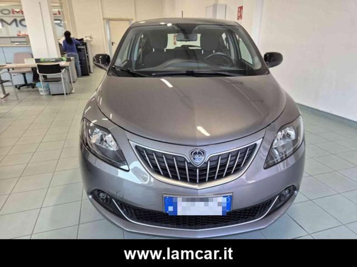 Lancia Ypsilon 1.0 FireFly 5 porte S&S Hybrid Ecochic Gold (4)
