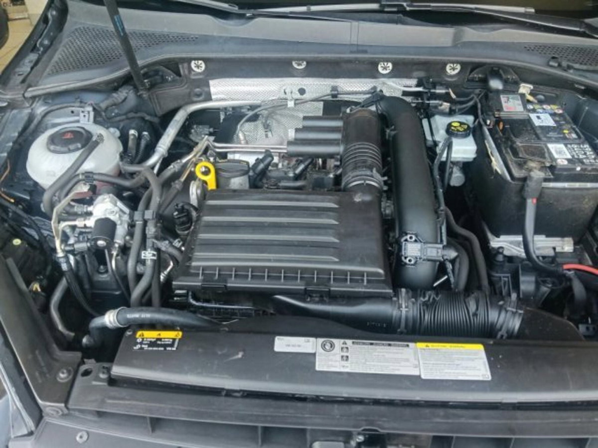 Volkswagen Golf 1.4 TGI 5p. Business BlueMotion (10)