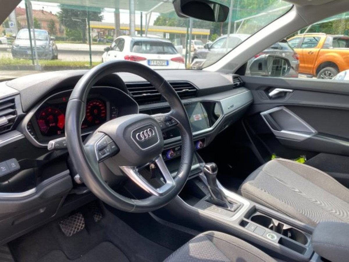 Audi Q3 35 TDI quattro S tronic Business Advanced (10)