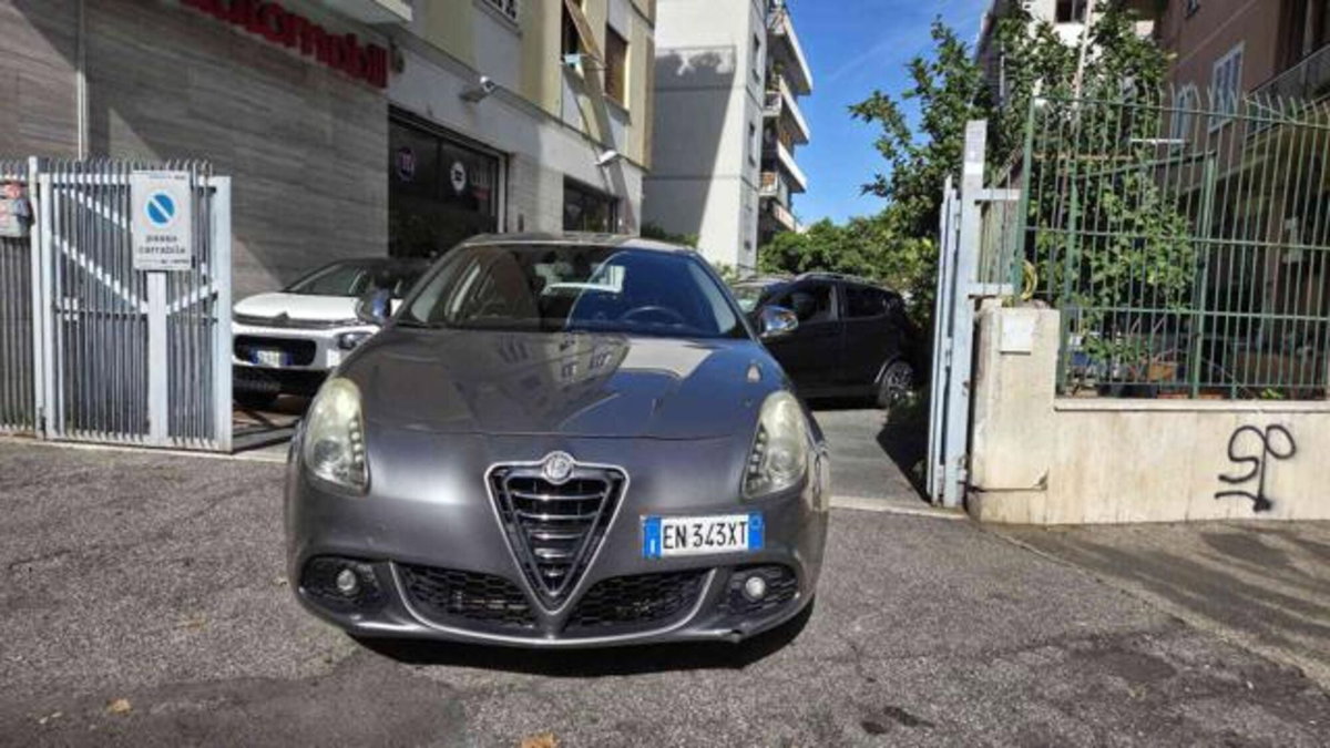 Alfa Romeo Giulietta 1.4 Turbo Distinctive Gpl 120cv E6 (2)