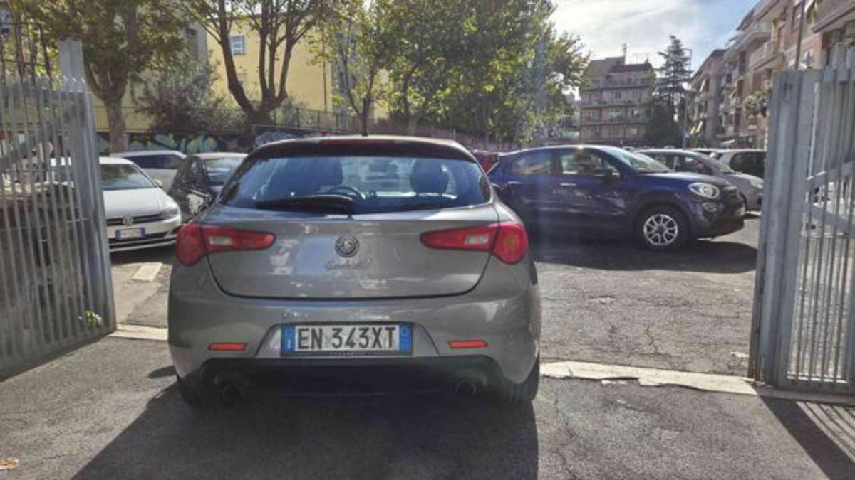 Alfa Romeo Giulietta 1.4 Turbo Distinctive Gpl 120cv E6 (4)