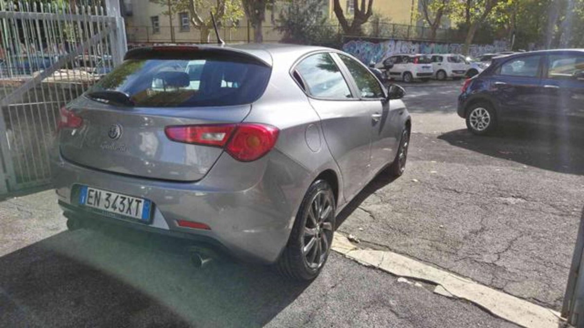 Alfa Romeo Giulietta 1.4 Turbo Distinctive Gpl 120cv E6 (5)