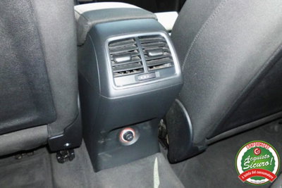 Audi Q3 2.0 TDI 120 CV S tronic Sport (15)