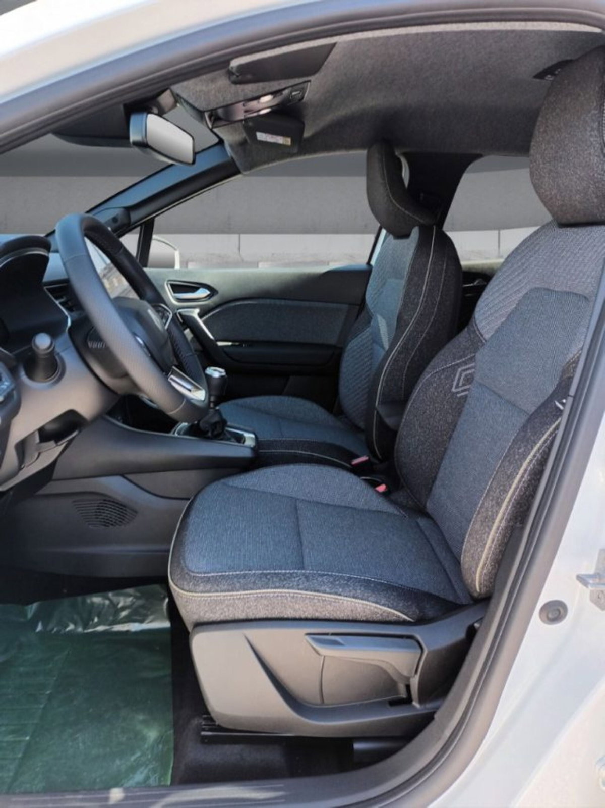 Renault Captur 1.2 eco-g Techno 120cv (8)