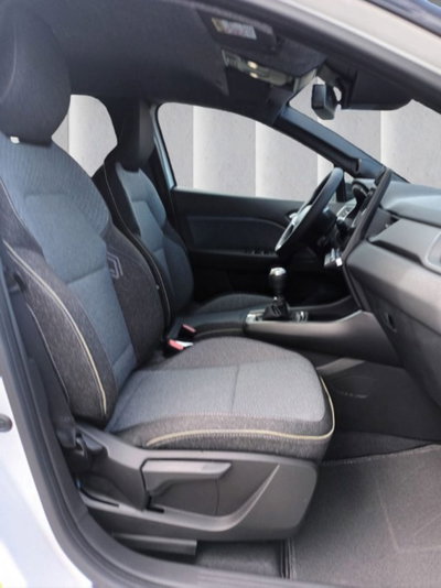 Renault Captur 1.2 eco-g Techno 120cv (11)