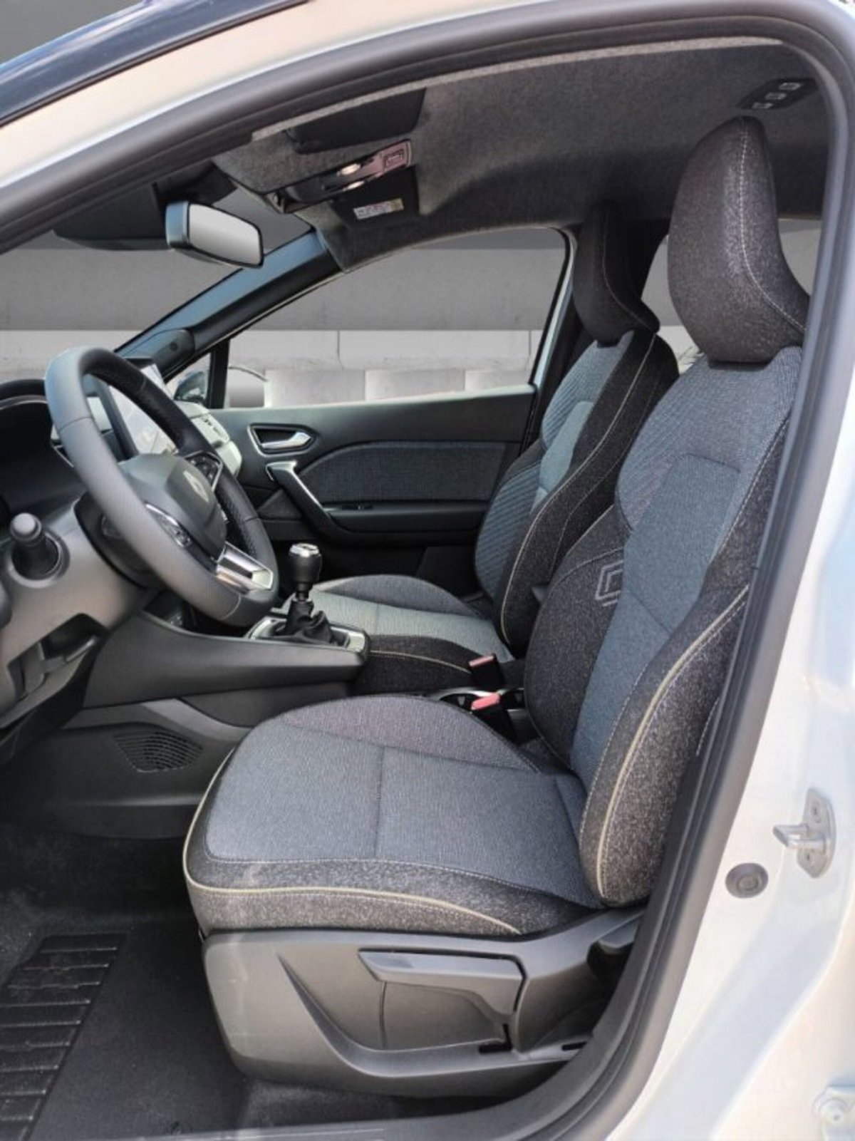 Renault Captur 1.2 eco-g Techno 120cv (8)